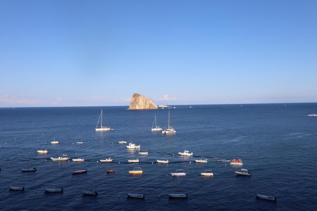 Art B&B Panarea Exteriér fotografie