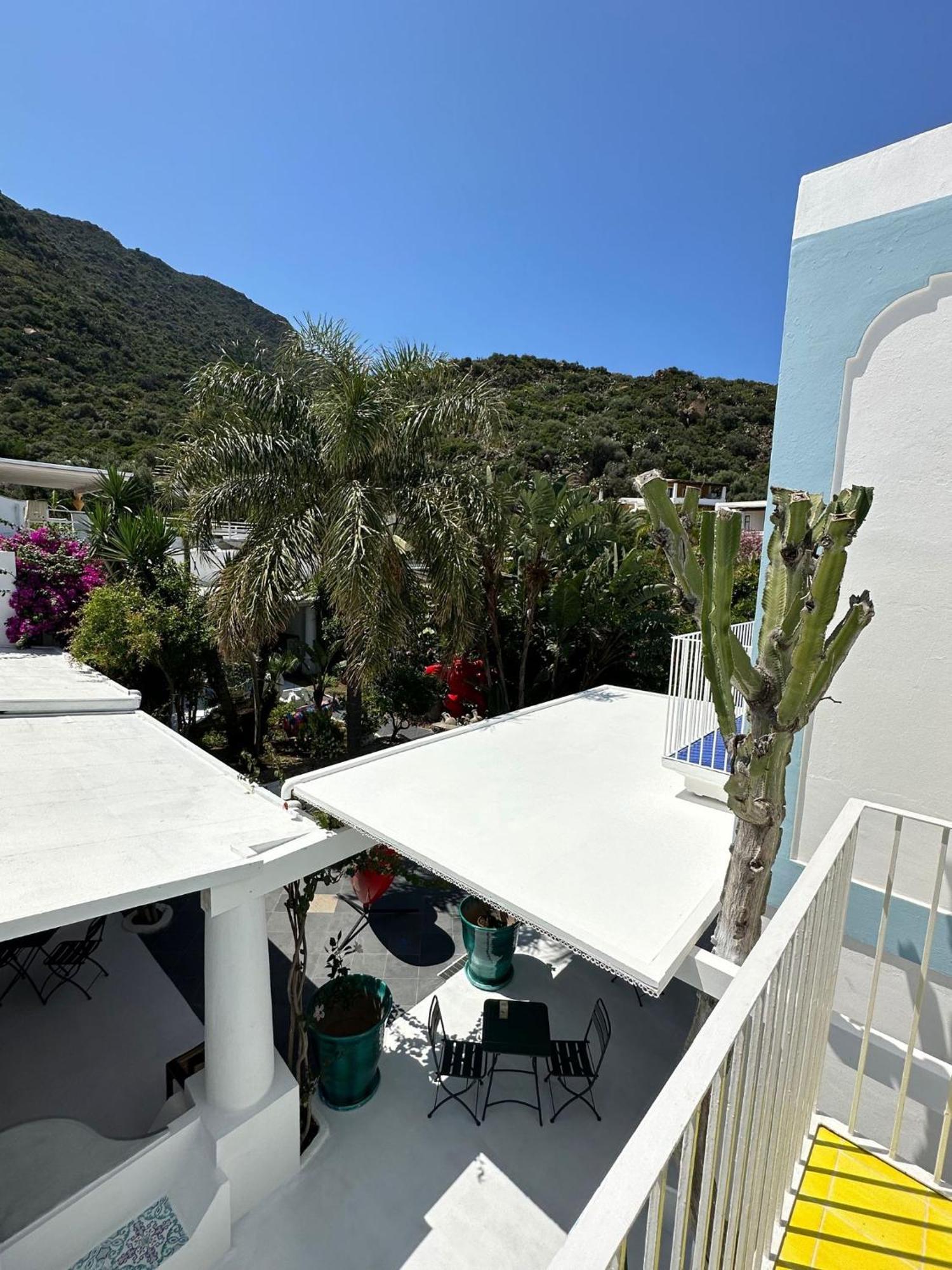 Art B&B Panarea Exteriér fotografie