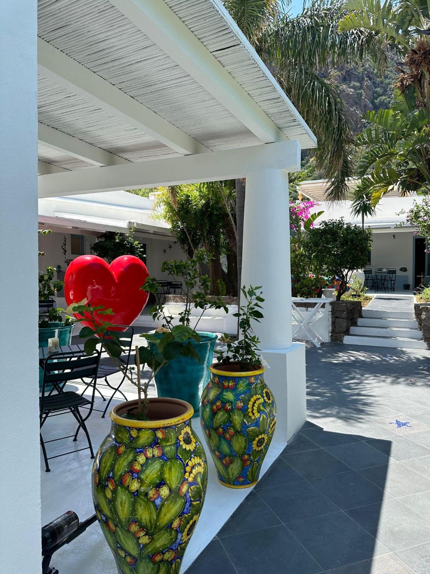 Art B&B Panarea Exteriér fotografie